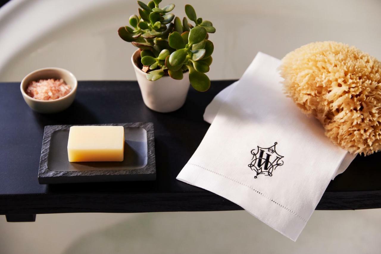 The Whitney Hotel Βοστώνη Εξωτερικό φωτογραφία A folded guest towel