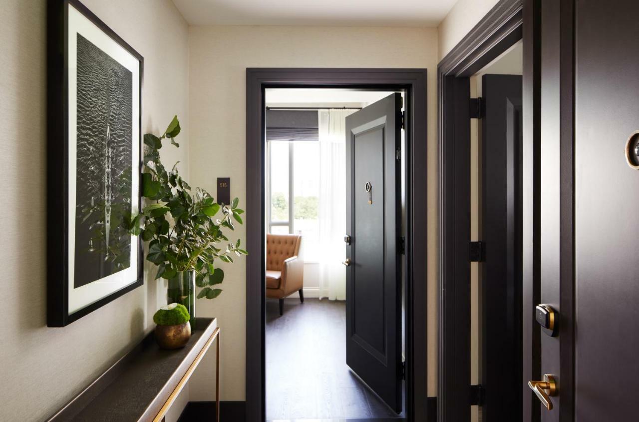 The Whitney Hotel Βοστώνη Εξωτερικό φωτογραφία A suite at The Standard East Village