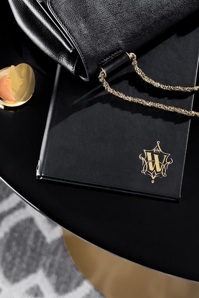 The Whitney Hotel Βοστώνη Εξωτερικό φωτογραφία The logo of the House of Valentino