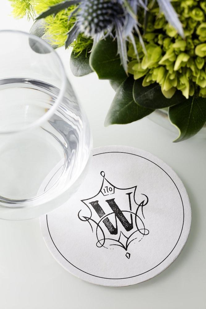 The Whitney Hotel Βοστώνη Εξωτερικό φωτογραφία A glass of water